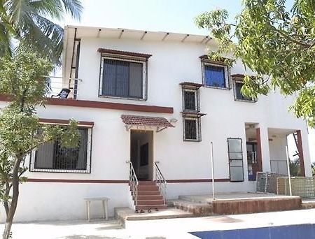 Attra'S Holiday & Camping Farms Otel Karjat Dış mekan fotoğraf